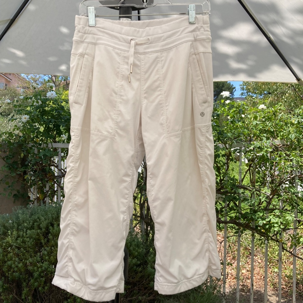 Lululemon Dance Studio Mid-Rise Crop Capris (Sz 8)